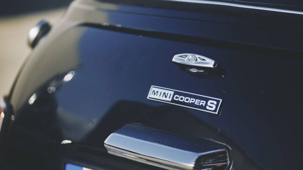 ミニクーパーリアエンブレム