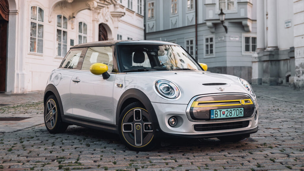 ミニクーパーカラフルなドアミラー